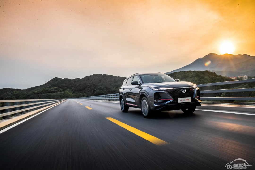 最强对抗 长安CS75PLUS、CR-V、奇骏、RAV4谁更胜一筹？