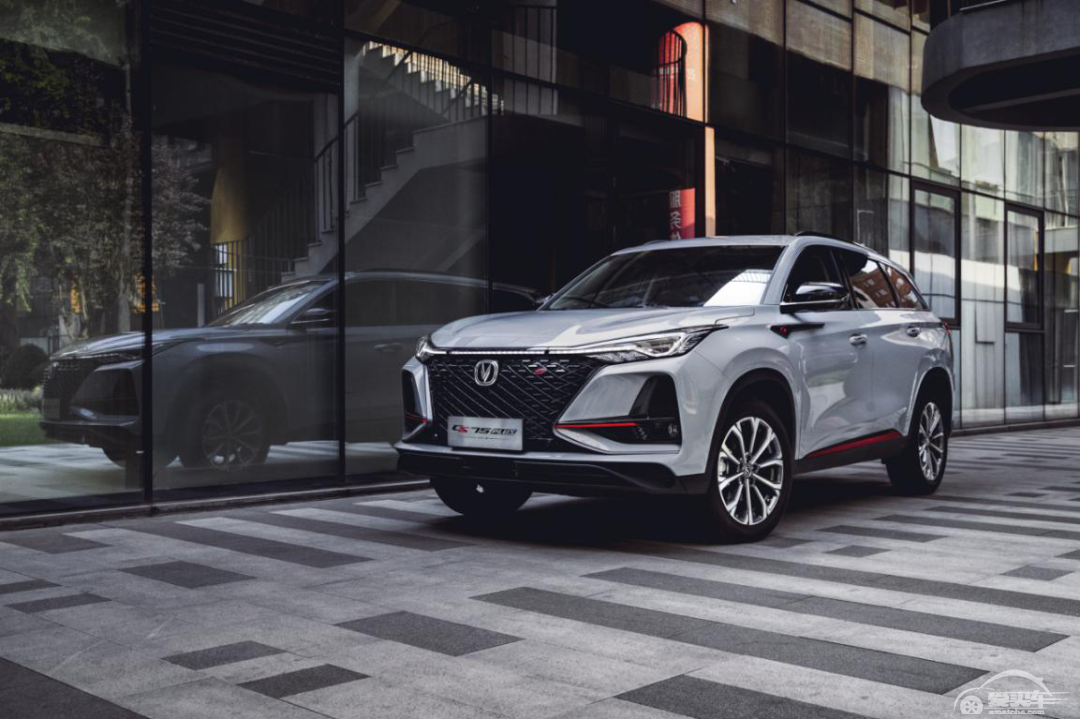 最强对抗 长安CS75PLUS、CR-V、奇骏、RAV4谁更胜一筹？