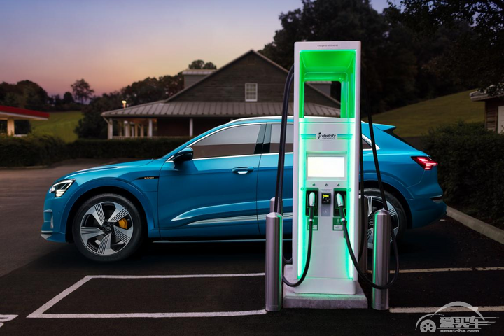 奥迪e-tron，先豪车，再电动