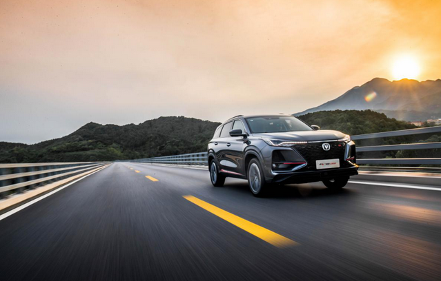  最强对抗 长安CS75PLUS、CR-V、奇骏、RAV4谁更胜一筹？ 