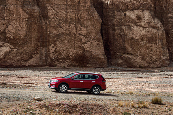  零改装穿越无人区，2021款奇骏勇闯“沙州秘境” 