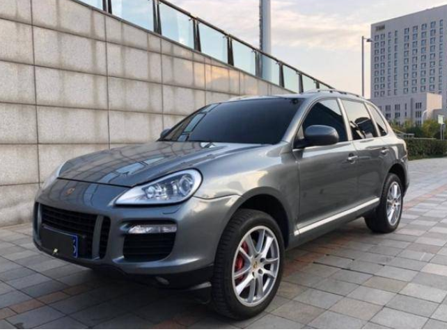 149万的保时捷卡宴Turbo 450匹马力 如今残值仅剩