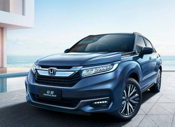 年底买车如何选？造型时尚、配置科技…这些S