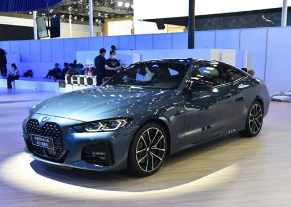  彰显个性的双门轿跑宝马4系，不仅视觉上更新，性能也值得注意 