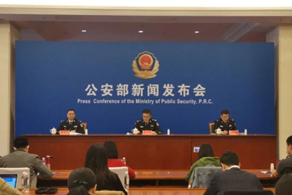  7座车六年免检/70岁以上能考驾照等，众多利民新政即将实施 