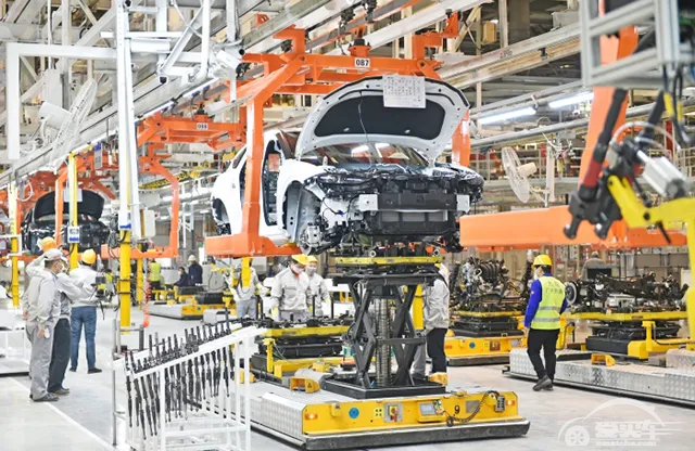 【汽车人】百年交汇、谋篇布局，中国汽车“十四五”闯关