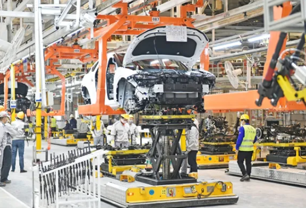  【汽车人】百年交汇、谋篇布局，中国汽车“十四五”闯关 