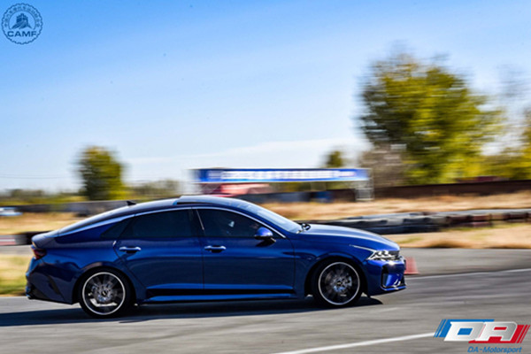  超强动力！K5凯酷“德安”杯赛车首秀凭“素车”夺冠 