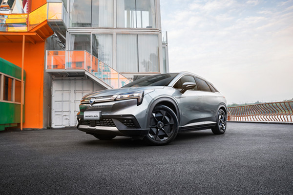  科技潮玩圈“头号网红”，埃安LX科技进化，价值全面提升 