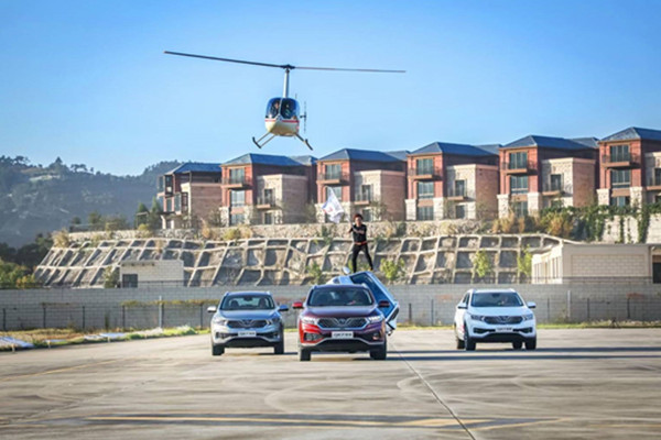  Buff加满，DX7星跃好莱坞汽车动作上演 