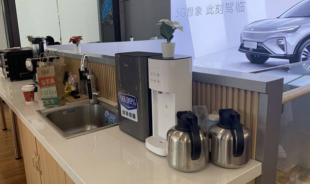  成都车主有福了，到R STORE买车，全国统一的价格服务品质 