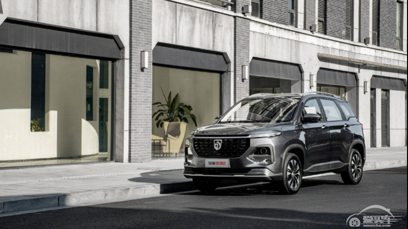 优雅绅士应当如何选择，斯威G01对比宝骏530