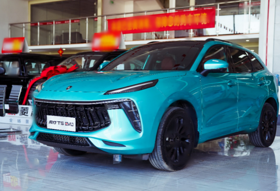  风行T5 EVO 新车到店：猛兽座驾来袭，多项越级配置加成 