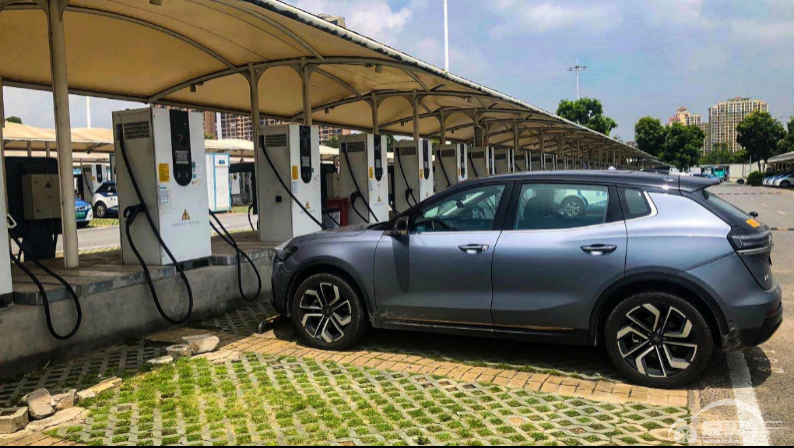 天际ME7，一台让你有底气追求诗和远方的纯电SUV！