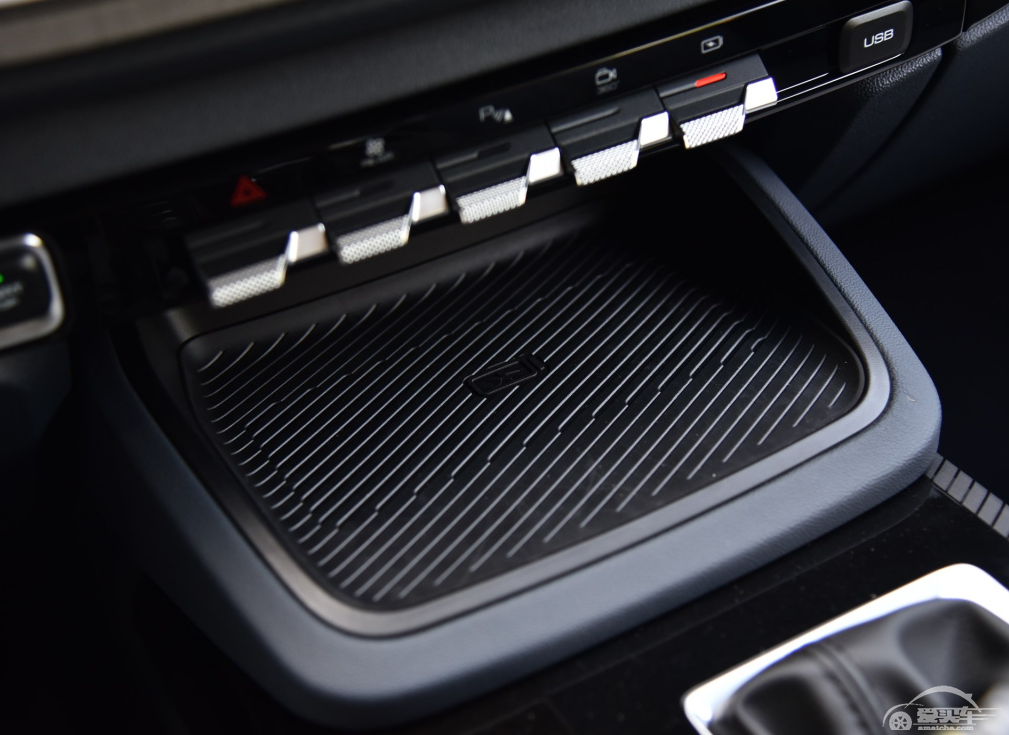 第一次买车不用纠结，选大空间、省油车，这款新宝骏MPV挺保值