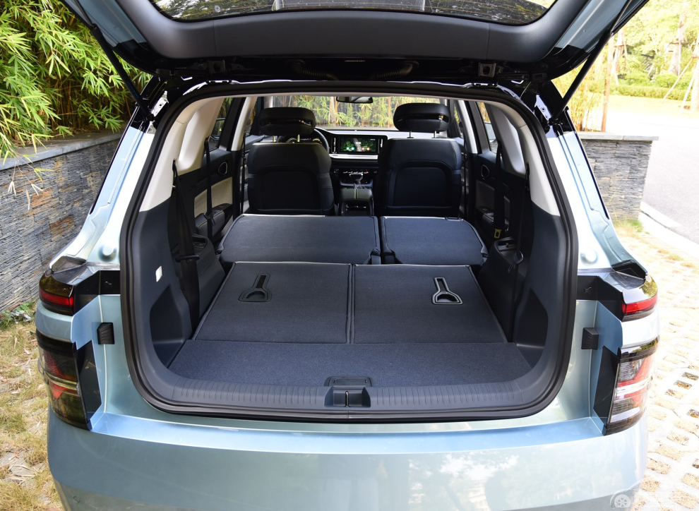 第一次买车不用纠结，选大空间、省油车，这款新宝骏MPV挺保值