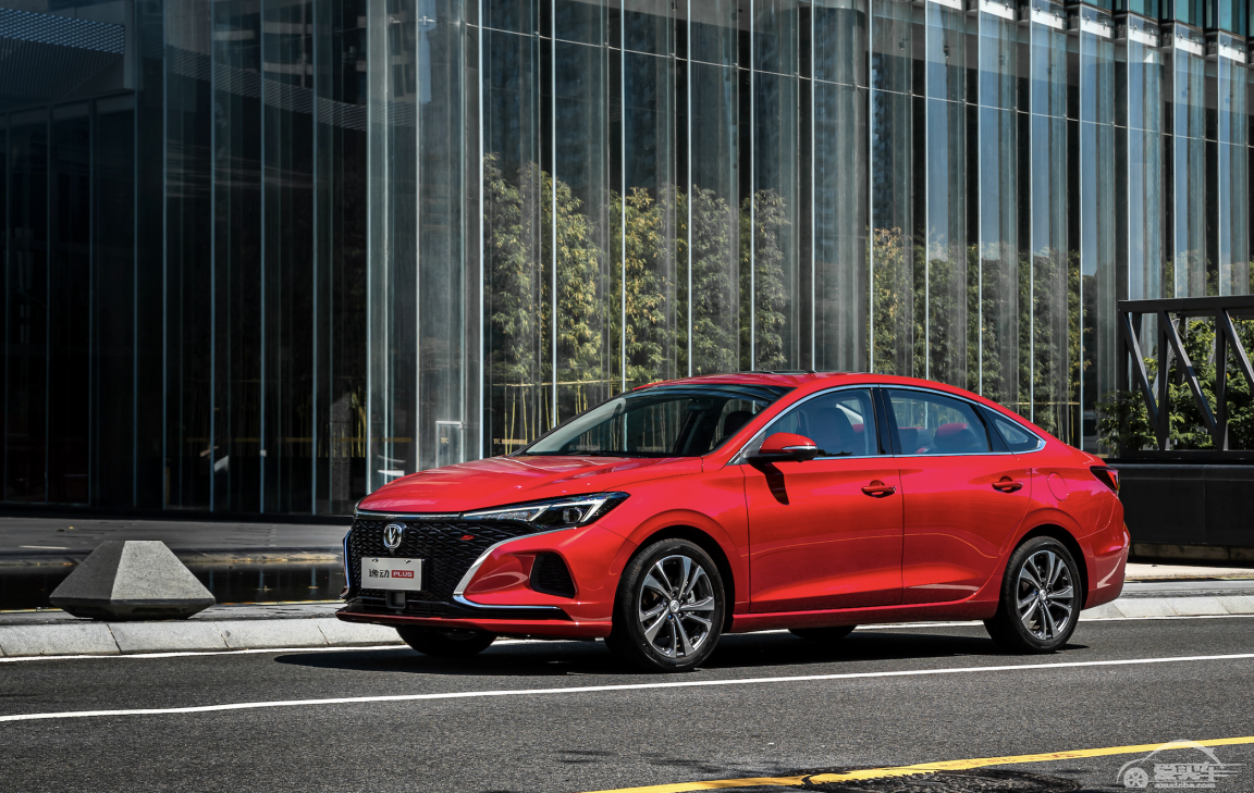 迎接2021年送给她最好的礼物 为什么推荐你买一辆逸动PLUS？