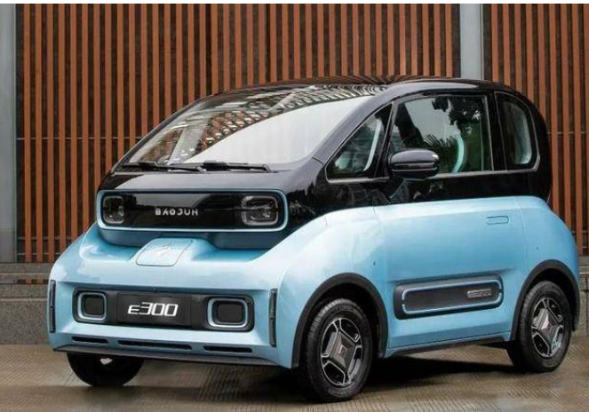  新宝骏E300和欧拉黑猫怎么选？城市出行这款更惬意 