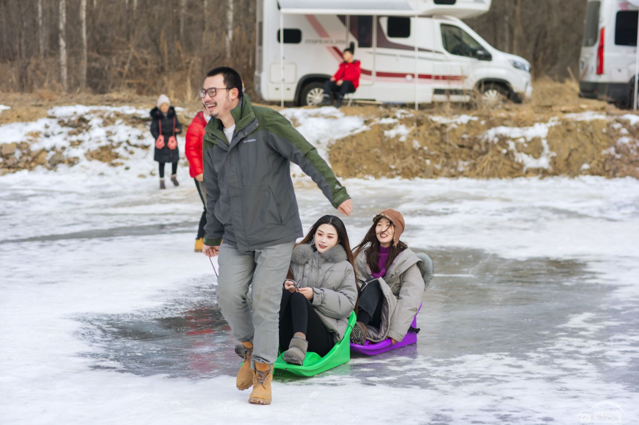在雪地里露营需要什么准备？只要一台生活家V90就够了