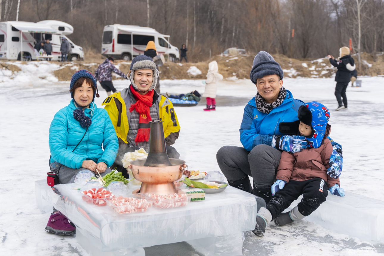 在雪地里露营需要什么准备？只要一台生活家V90就够了