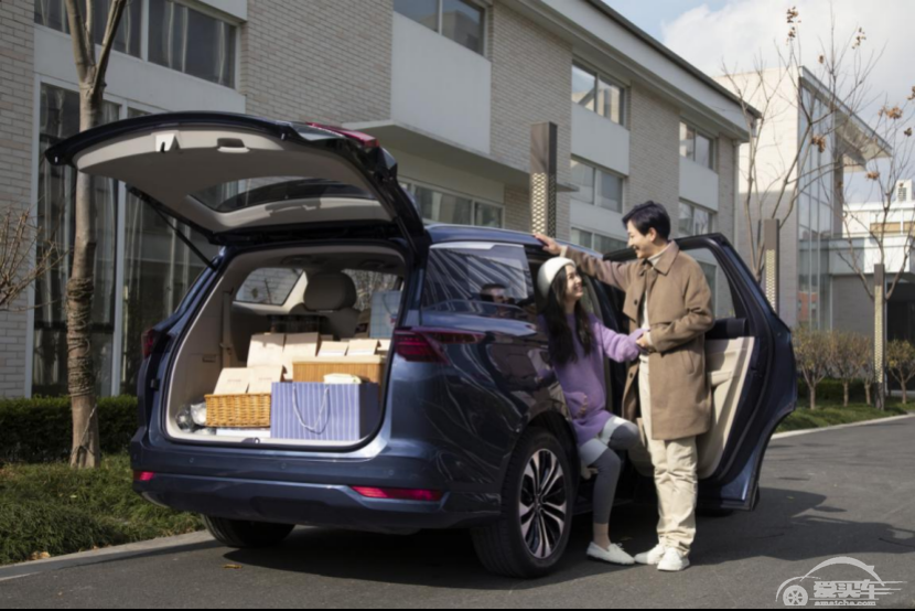 上市仅两个月销量破2万，五菱凯捷引领“大四座家用车”新时代