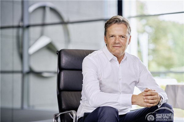 全新梅赛德斯-奔驰EQA纯电SUV全球首发