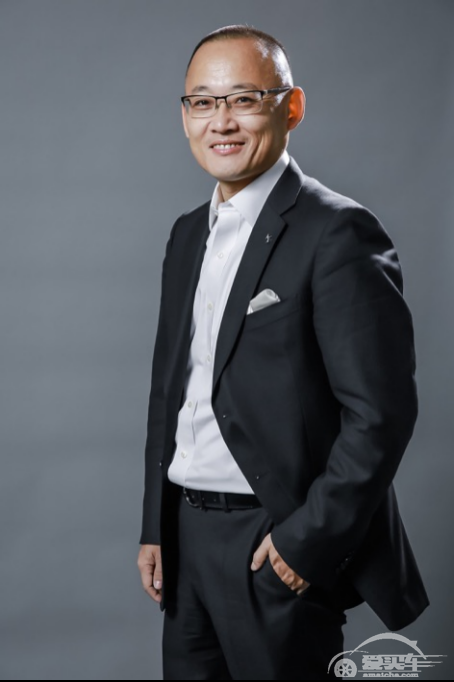 DS 联手《ELLEMEN睿士》深度诠释DS9法式高定设计