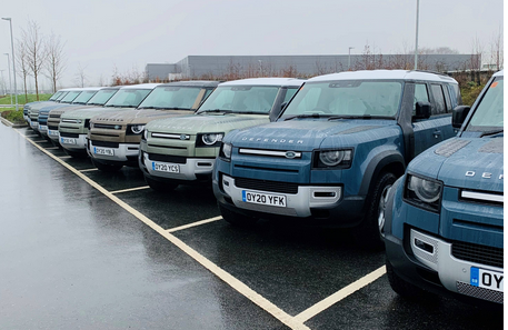  公益基因 传承经典 全新路虎卫士抗疫再出征 