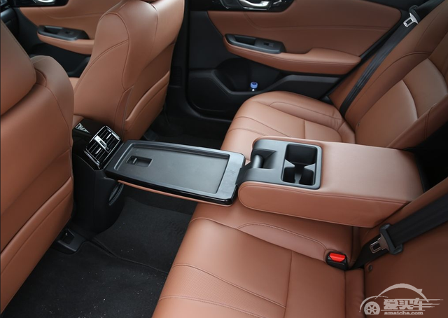 选这些合资车会被骂，但是真省油！不到10万起售还有大优惠