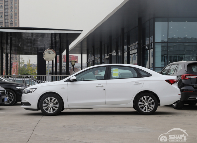 选这些合资车会被骂，但是真省油！不到10万起售还有大优惠