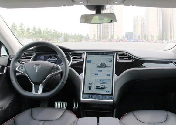 中控屏幕越大越好？经过研究，可能比酒驾还危