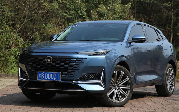  后排不输本田冠道，试驾长安UNI-K过后，有了想换车的冲动 