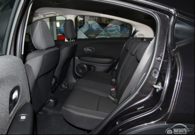 什么叫降维打击？花小型SUV的钱买紧凑型的SUV就是最佳诠释