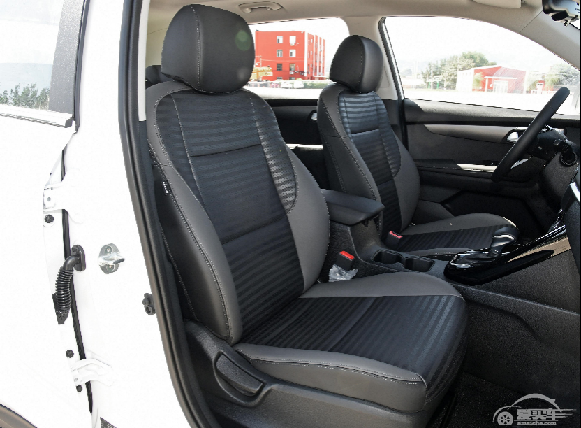 什么叫降维打击？花小型SUV的钱买紧凑型的SUV就是最佳诠释