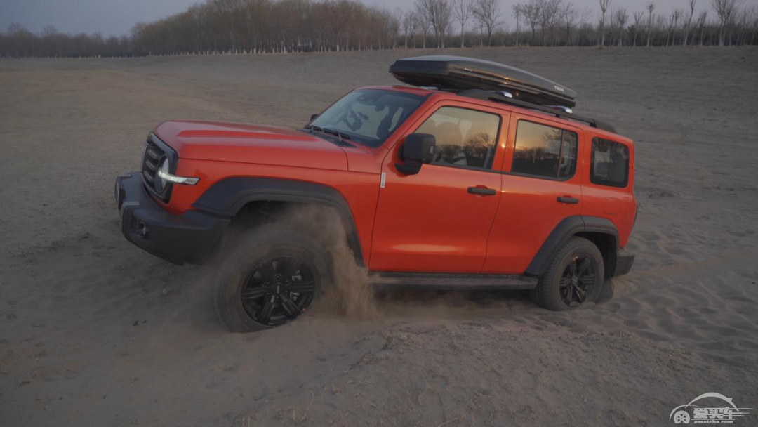 千万别开越野车去干这事儿！容易上瘾！