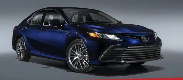 20万级热门合资中型车，2021款丰田凯美瑞和日产