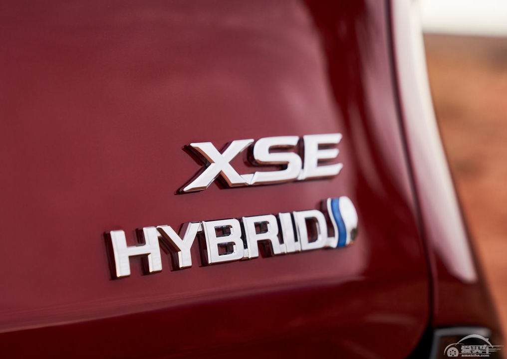 埃尔法加价50万，丰田这款MPV只卖30万却更大，你会买哪款？