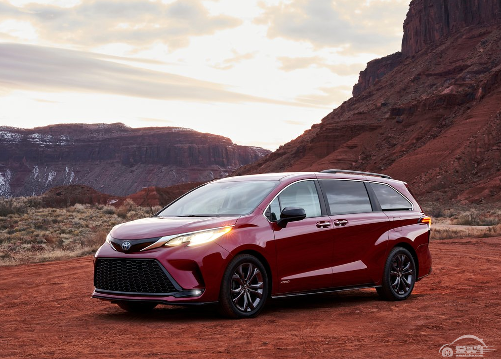 埃尔法加价50万，丰田这款MPV只卖30万却更大，你会买哪款？