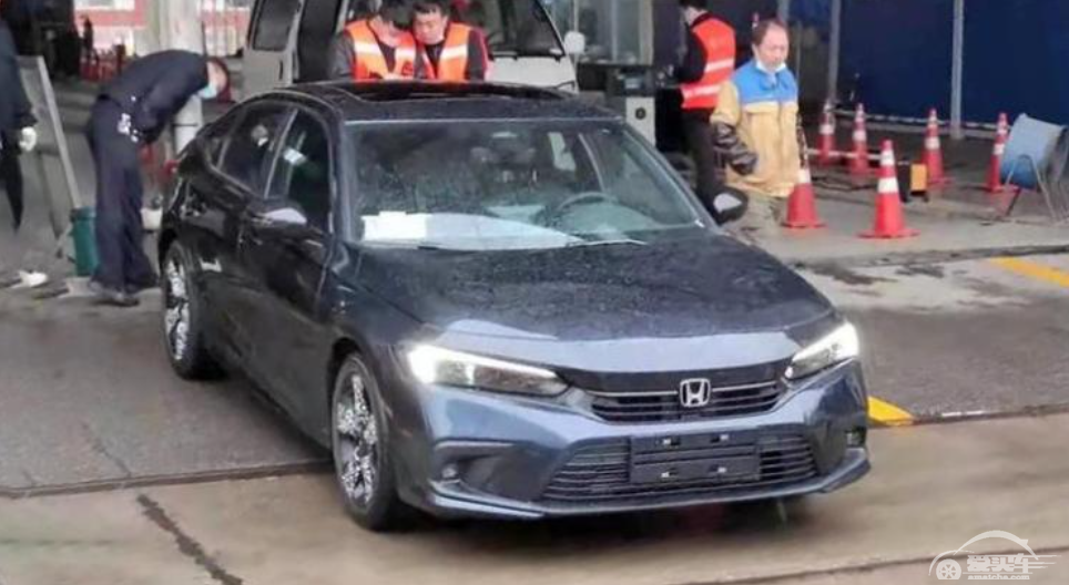 神车将换代，全新一代思域实车曝光，外观设计遭吐槽？