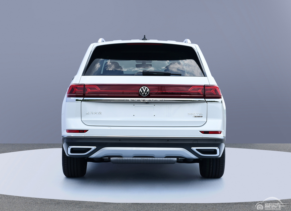 20多万买这SUV真“值”，车长超5米配王牌引擎，论气场还数一数二