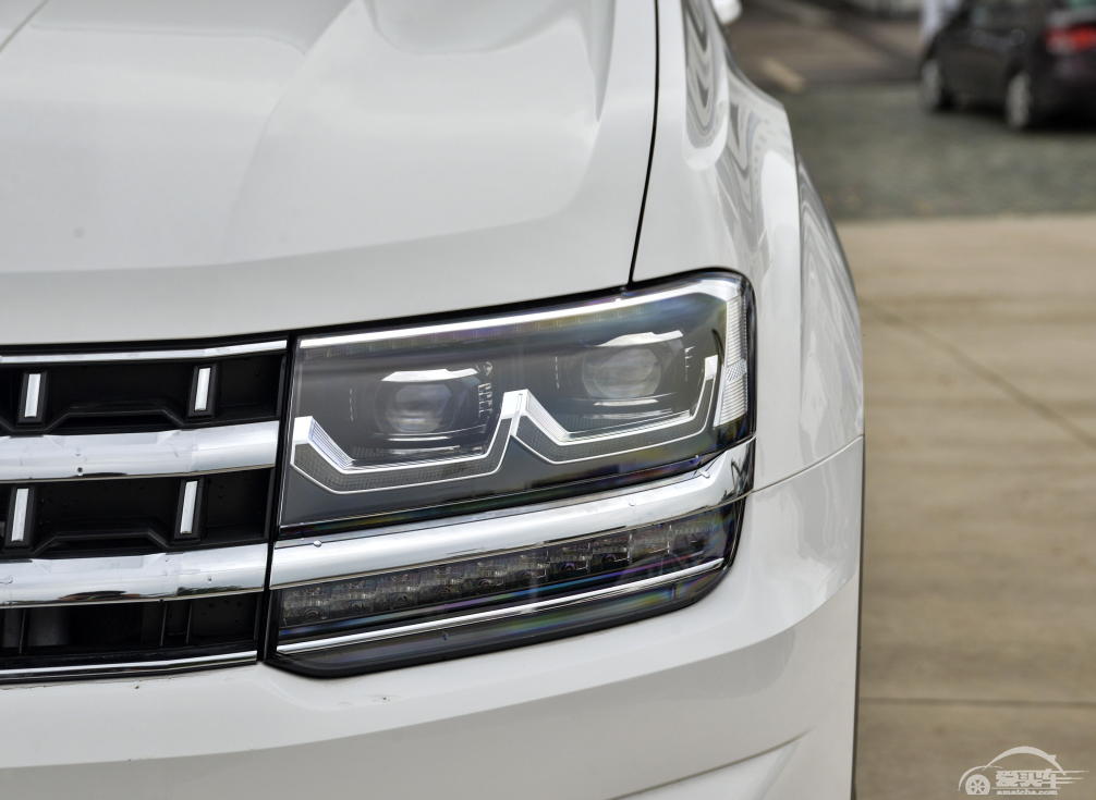 20多万买这SUV真“值”，车长超5米配王牌引擎，论气场还数一数二