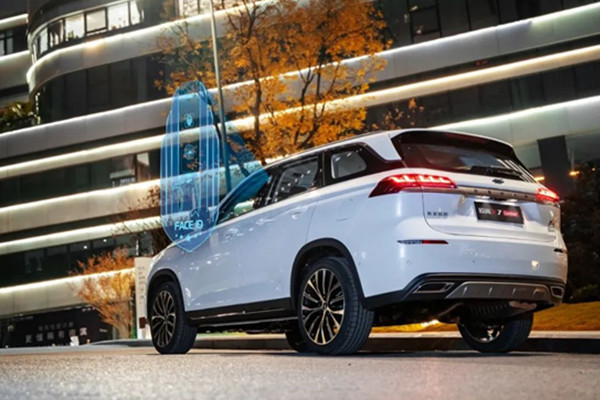 开启汽车人脸智控时代，长安欧尚X7 Geeker版正式