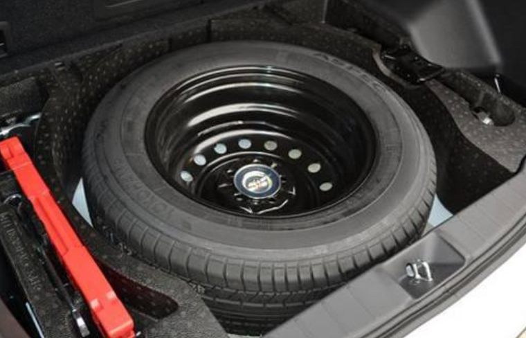 汽车胎压调到多少合适？其实很多车主都调错了！