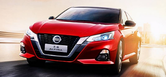  新时代日系B级车对比评测 2021款日产天籁VS丰田凯美瑞 