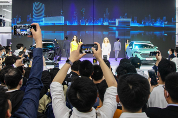 智混当先，科技驾临，WEY品牌以全新形象登陆上