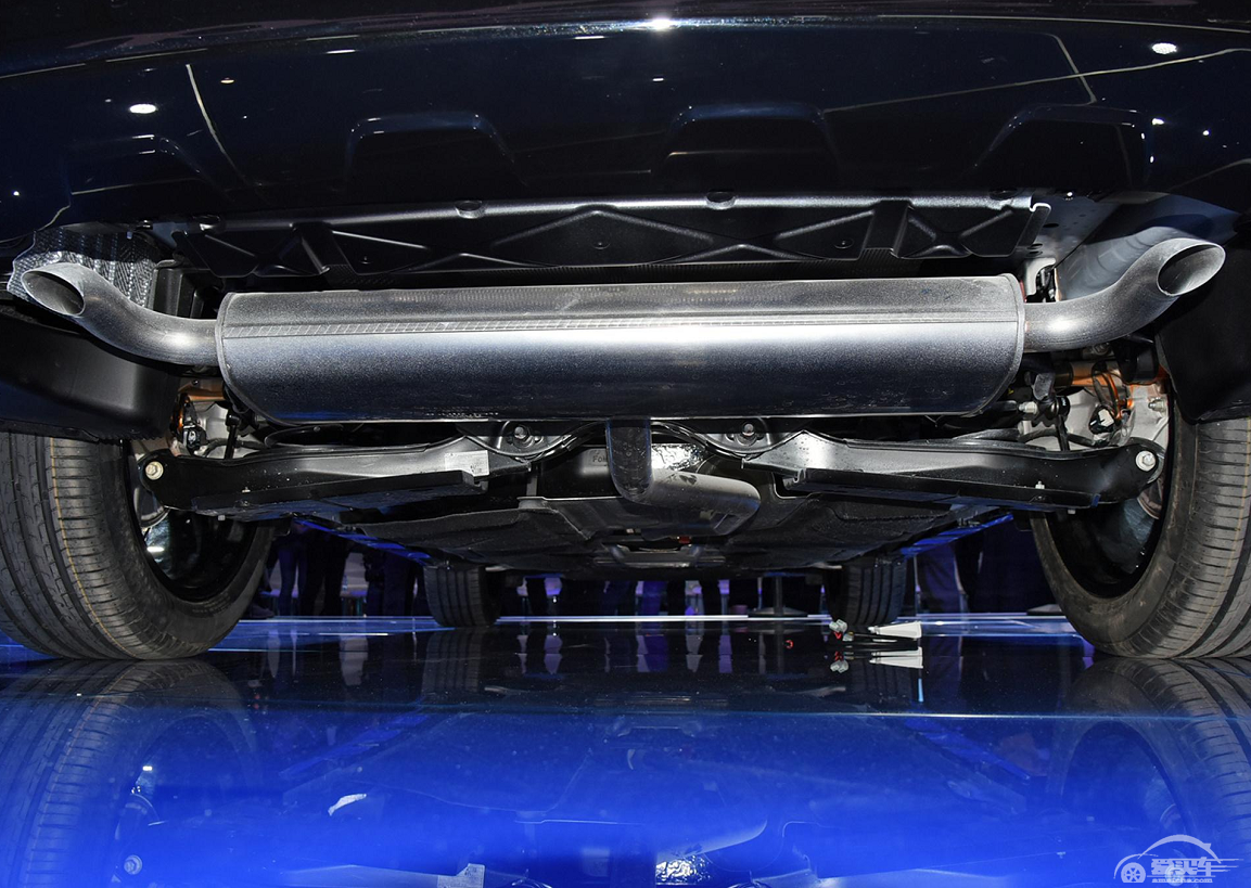 2.0T+8AT+27英寸大屏！国内老百姓有福了，这台全新SUV只供中国