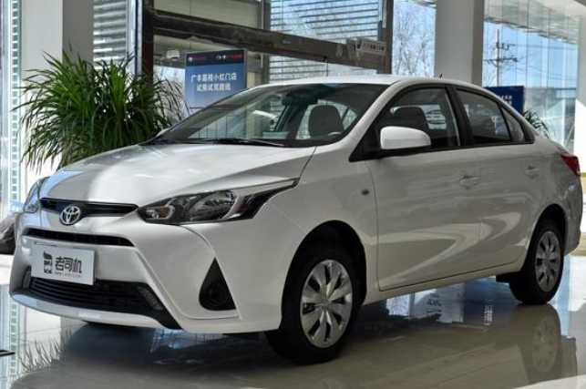  油耗3毛出头，带个后备箱，加92号油的日系小车，丰田致享 