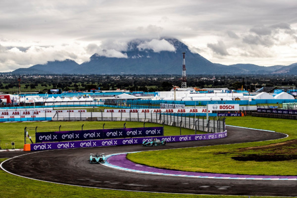 捷豹车队于普埃布拉站斩获宝贵积分