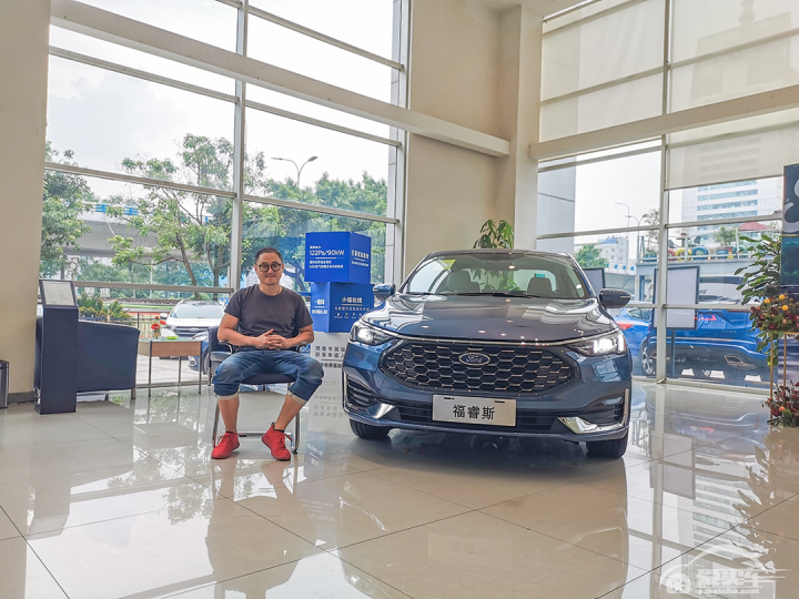 十万落地除了代步还想要啥？对比朗逸、英朗、新一代福睿斯