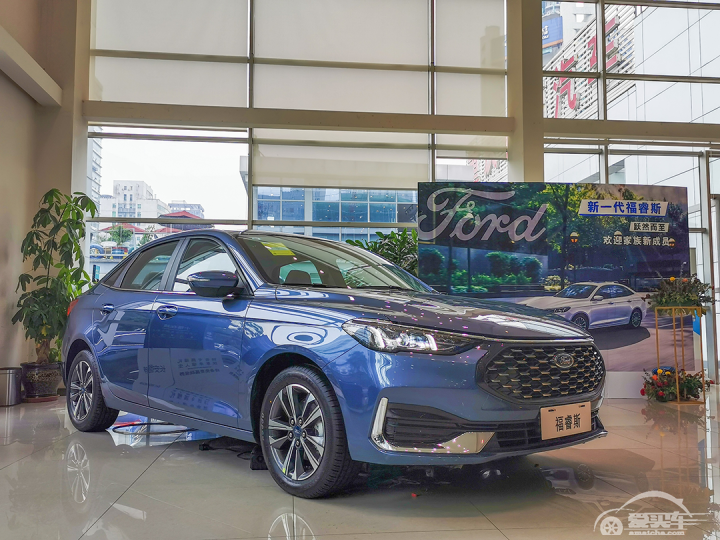 十万落地除了代步还想要啥？对比朗逸、英朗、新一代福睿斯